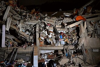 Venezuela'da 39 Saniye Arayla İki Depremde: 32 Ölü, 700 Yaralı