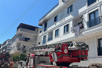 Darıca'da 5 Katlı Binada Korkutan Yangın: Mahsur Kalan Hamile Anne ve 2 Çocuğu Kurtarıldı!