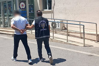 9 Yıl 6 Ay Hapis Cezası Bulunan ve 4 Farklı Suçtan Aranan Firari B.Y. İzmit'te Yakalandı!