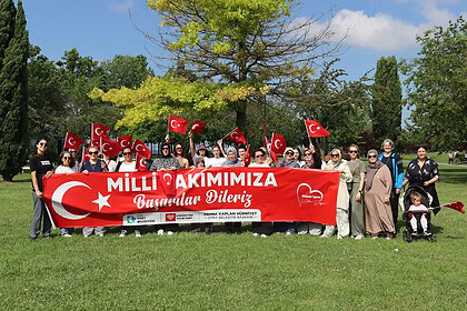 SEKA Park’ta Renkli Görüntüler: Sağlıklı Yaşam Yürüyüşünde A Milli Takım’a Tam Destek!