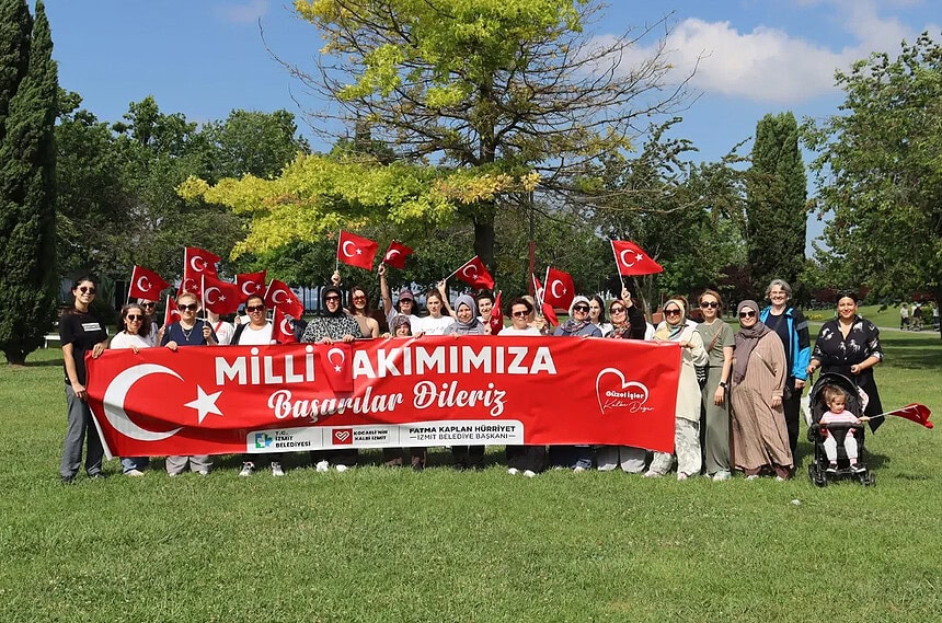 SEKA Park’ta Renkli Görüntüler: Sağlıklı Yaşam Yürüyüşünde A Milli Takım’a Tam Destek!