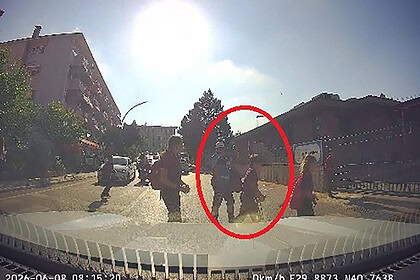 Kocaeli'de Araç Kamerasına Takılan Görüntü Yürekleri Isıttı: Zabıtanın Yaptığı Herkese Örnek Oldu!