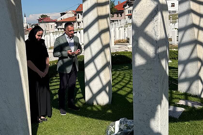 Kocaeli Büyükşehir Belediye Başkanı Tahir Büyükakın Saraybosna'da Aliya İzzetbegoviç’in Kabrini Ziyaret Etti!