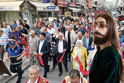 52. Körfez Altın Kiraz Festivali Ne Zaman, Kimler Var? Emre Fel Konseri ve Festival Programı