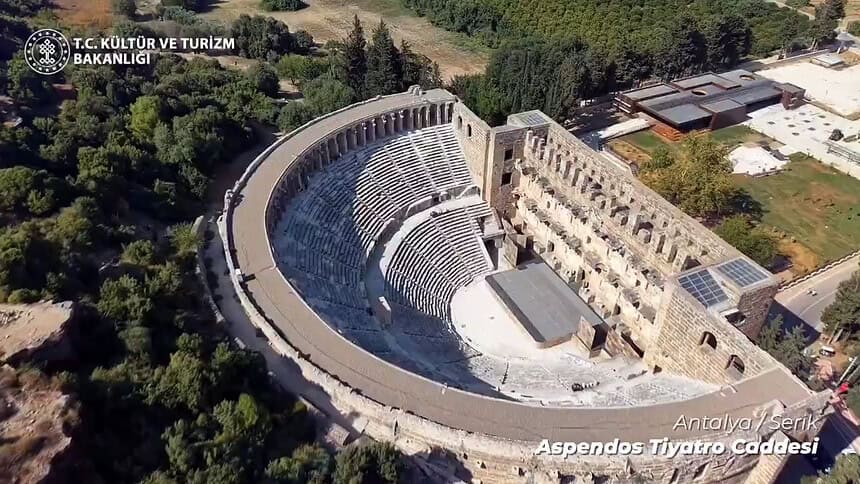 Aspendos’ta Heyecanlandıran Keşif! Toprağın Altından 2 Bin Yıllık Fırın, Mozaik ve Heykeller Çıktı!
