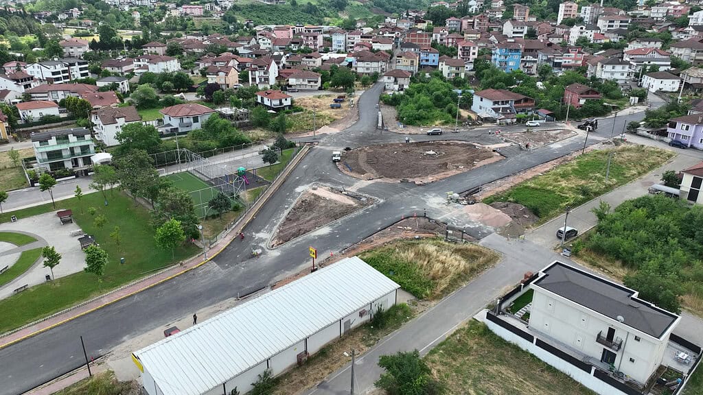 Sürücülerin Çilesi Sona Eriyor! Kocaeli Büyükşehir Başiskele’deki O Kavşakta Düğmeye Bastı!
