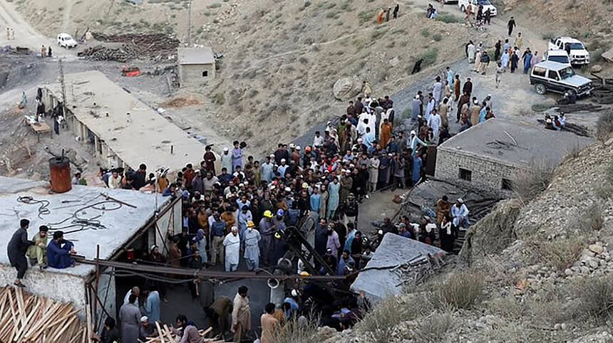 Pakistan'da Kömür Madeninde Metan Gazı Patlaması: 32 İşçi Hayatını Kaybetti!