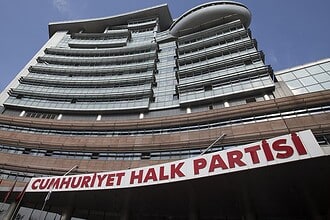 CHP, İstanbul’da 7 İlçe Başkanı ve Yönetimini Görevden Aldı