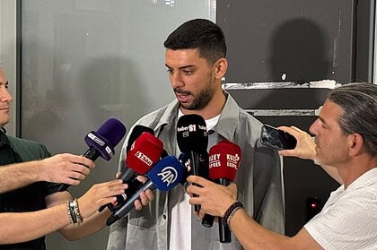 Cenk Özkaçar: "Böylesine Bir Futbol Kültürünün Parçası Olmak Gurur Verici"