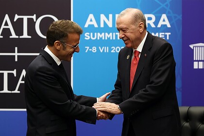 Cumhurbaşkanı Erdoğan, Macron ile Fransa'ya selam gönderdi