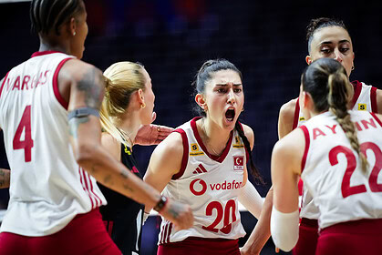 Filenin Sultanları Polonya’yı 3-1 Mağlup Etti!