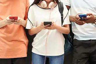 Fransa, 15 Yaş Altına Sosyal Medya Kullanımını Yasaklayan İlk AB Ülkesi Oldu