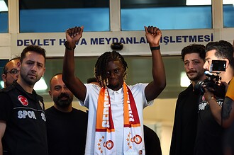 Galatasaray'ın yeni transferi Lesley Ugochukwu, İstanbul'a geldi