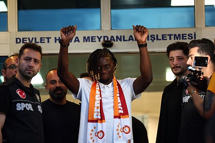 Galatasaray'ın yeni transferi Lesley Ugochukwu, İstanbul'a geldi