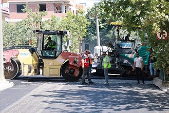Gebze İstasyon Mahallesi’nin Çehresi Değişiyor: 7 Farklı Sokakta Eş Zamanlı PMT ve Asfalt Serimi!