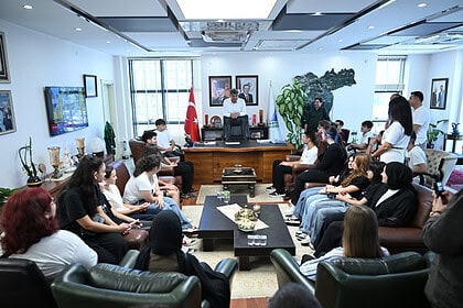Kartepe Başkanı Mustafa Kocaman Gençlerle Buluştu: Gençlik ve Gelişim Kampında 2. Etap Heyecanı!