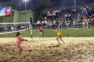 Gölcük'te Plaj Voleybolu Turnuvası Nefes Kesti!