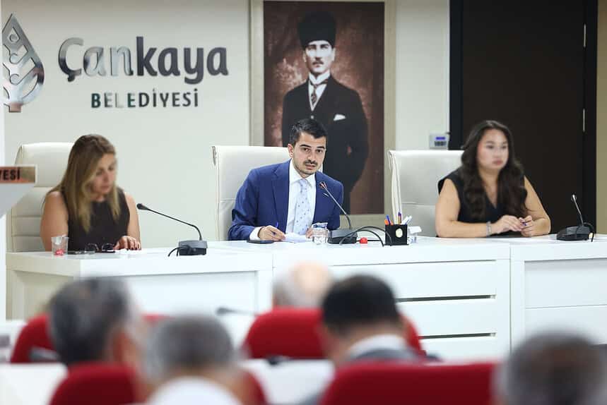 İçişleri Bakanlığı Duyurdu: Çankaya Belediye Başkanı Hüseyin Can Güner Görevden Uzaklaştırıldı!