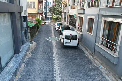 İzmit Belediyesi Mehmet Ali Paşa'da Yol ve Kaldırım Yenileme Çalışması Başlattı