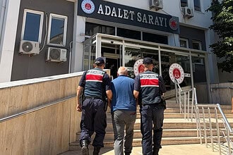 Kocaeli Körfez’de JASAT Operasyonu: Kasten Öldürme Suçundan 25 Yıl Hapis Cezası Bulunan Firari Yakalandı!