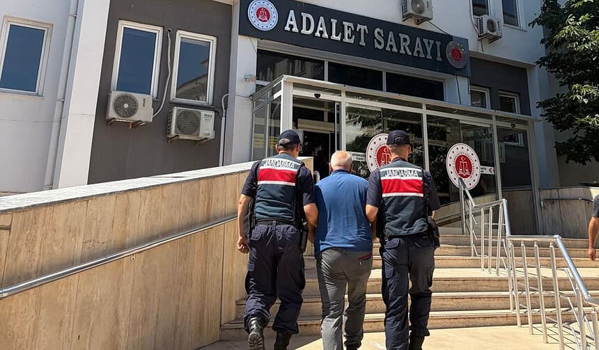 Kocaeli Körfez’de JASAT Operasyonu: Kasten Öldürme Suçundan 25 Yıl Hapis Cezası Bulunan Firari Yakalandı!