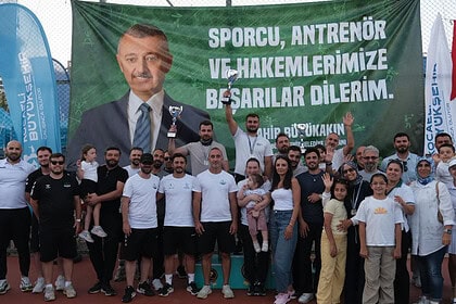 Kocaeli'de Tenis Turnuvası Finali Yapıldı: Şampiyonlar Kupalarını Aldı!