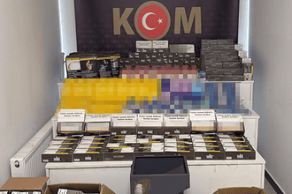 Kocaeli'de 8 Adrese Eş Zamanlı Baskın 1 Ton 160 kilo Tütün Ele Geçirildi