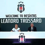 Leandro Trossard, 20 Bin Taraftarın Önünde İmzayı Attı