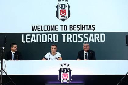 Leandro Trossard, 20 Bin Taraftarın Önünde İmzayı Attı