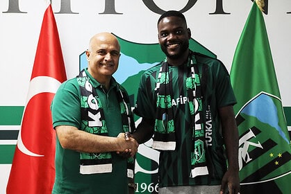 Şov Kaldığı Yerden Devam Ediyor: Kocaelispor Eski Yıldızını Renklerine Bağladı!