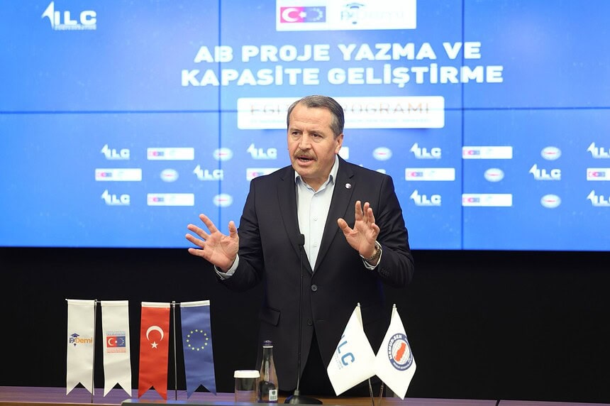 Memur-Sen Başkanı Ali Yalçın'dan Hükümete Acil Çağrı: "Temmuz Maaşlarına Seyyanen Zam Şart!"