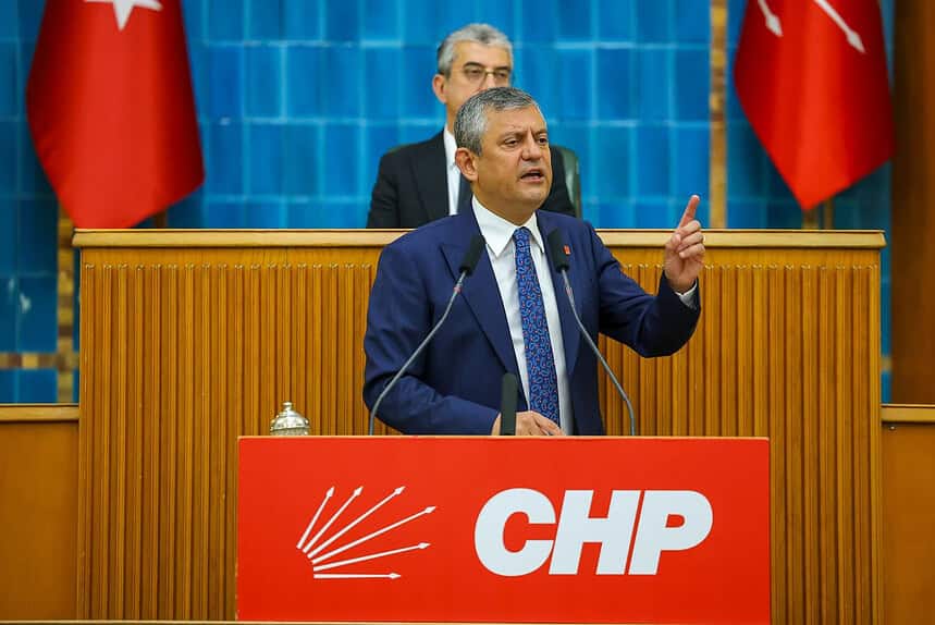 "Tiyatro Değil, Kanlı Bir Darbe!" Özgür Özel’den Çok Konuşulacak 15 Temmuz ve Kılıçdaroğlu Çıkışı