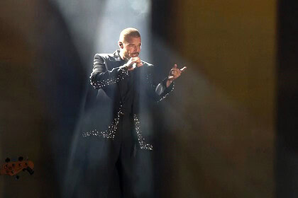 Binlerce Müziksever İstanbul'a Akın Etti: Ricky Martin 15 Yıl Sonra Sahnede!