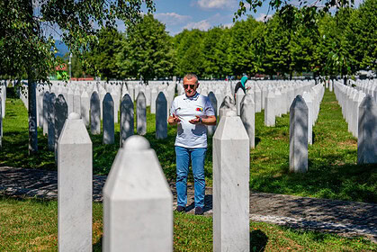 Kocaeli Büyükşehir Belediyesi Srebrenitsa’da: Tahir Büyükakın Potoçari’de Anma Törenine Katıldı!
