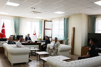 Kocaeli Valisi İlhami Aktaş İl Göç İdaresi Müdürlüğünü Ziyaret Etti: Çalışmalar Hakkında Brifing Aldı!