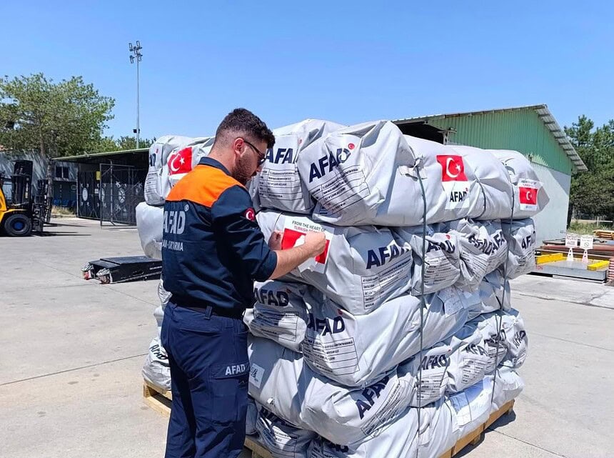 Venezuela’ya 30 Ton İnsani Yardım Malzemesi Götürüldü