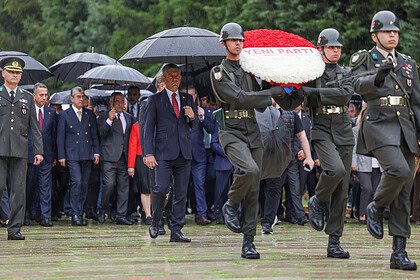 YENİ Parti Genel Başkanı Özgür Özel ve Kurucular Kurulu'ndan Anıtkabir Ziyareti!