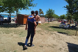 Kocaeli Büyükşehir Zabıtası Kandıra Sahillerinde Kaybolan 18 Çocuğu Ailesine Kavuşturdu