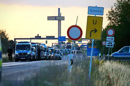 Almanya Erfurt'ta AfD Kongresine Protestoculardan Kuşatma: 20 Bin Kişi Yolları Kapattı