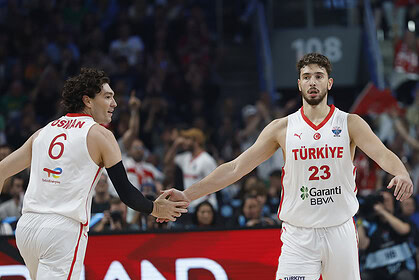 4'te 4 Yapan Ergin Ataman'ın "12 Dev Adam"ı Bosna Deplasmanında! İşte Dev Maçın Detayları ve Aday Kadro