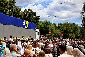 Bosna Hersek'te Srebrenitsa Şehitleri Saraybosna'dan Uğurlandı: 10 Tabut Yola Çıktı
