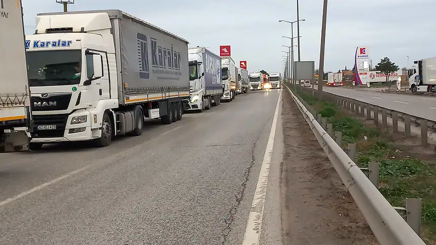 Bulgaristan'da Sıcaklar Nedeniyle Ağır Vasıtalara 20 Ton Sınırı: Yeni Trafik Düzenlemesi Başladı