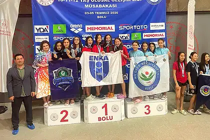 Çayırova'nın Minik Yüzücüleri Bolu'da 25 Madalya Topladı