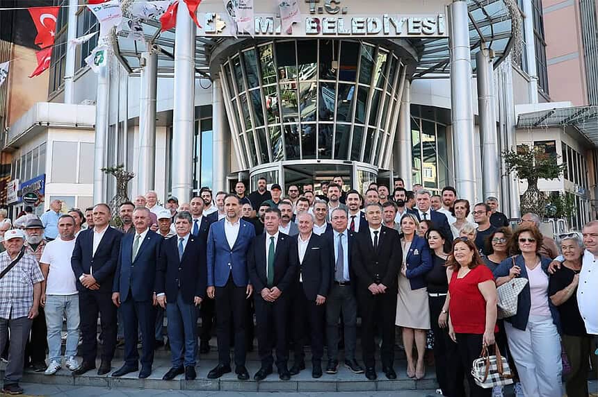CHP İzmit İlçe Yönetimi İstifa Etti: İstifa Eden Yönetim YENİ Parti’ye Geçiyor!