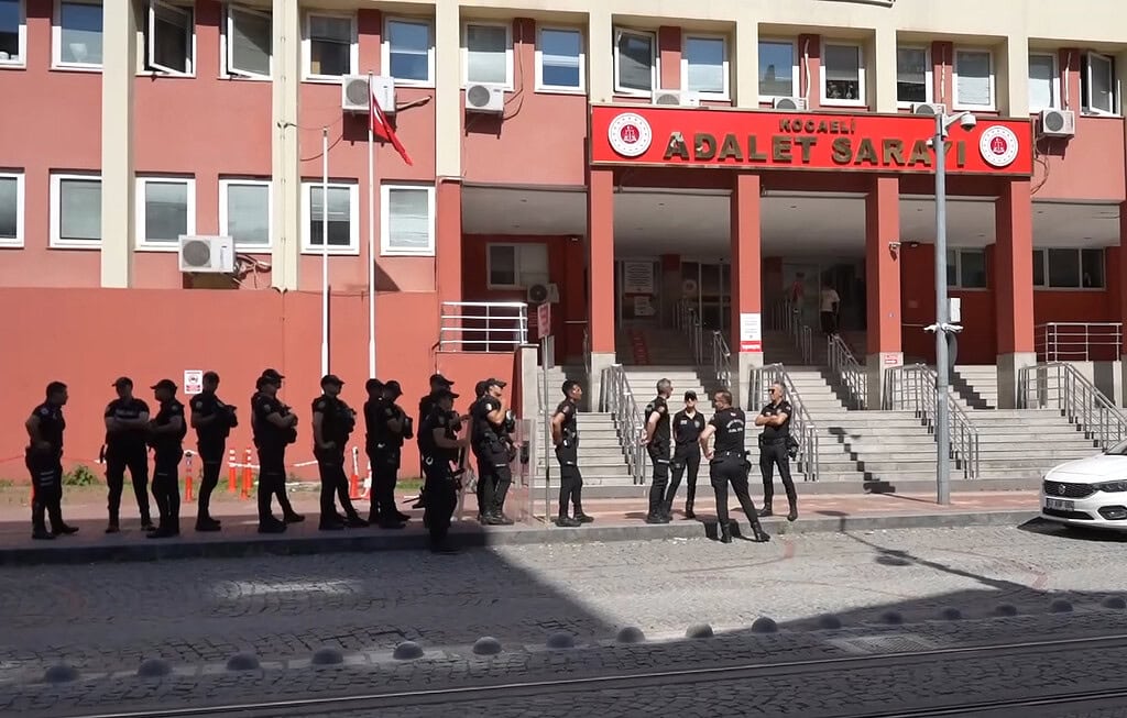 Kocaeli’de “Cinler Kan İstiyor” Yalanıyla Dolandırıcılığa 9 Yıl 10 Ay Hapis Cezası!