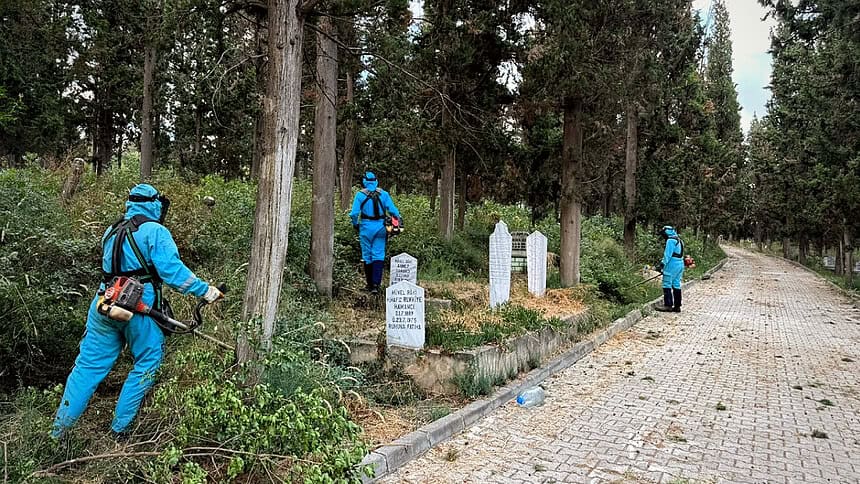 Dilovası'nda Osmanlı Mezar Taşları Yeniden Gün Yüzüne Çıkarılıyor