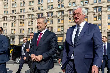 Fidan Kiev'de Anma Törenine Katıldı: Savaş Kurbanları Anıldı