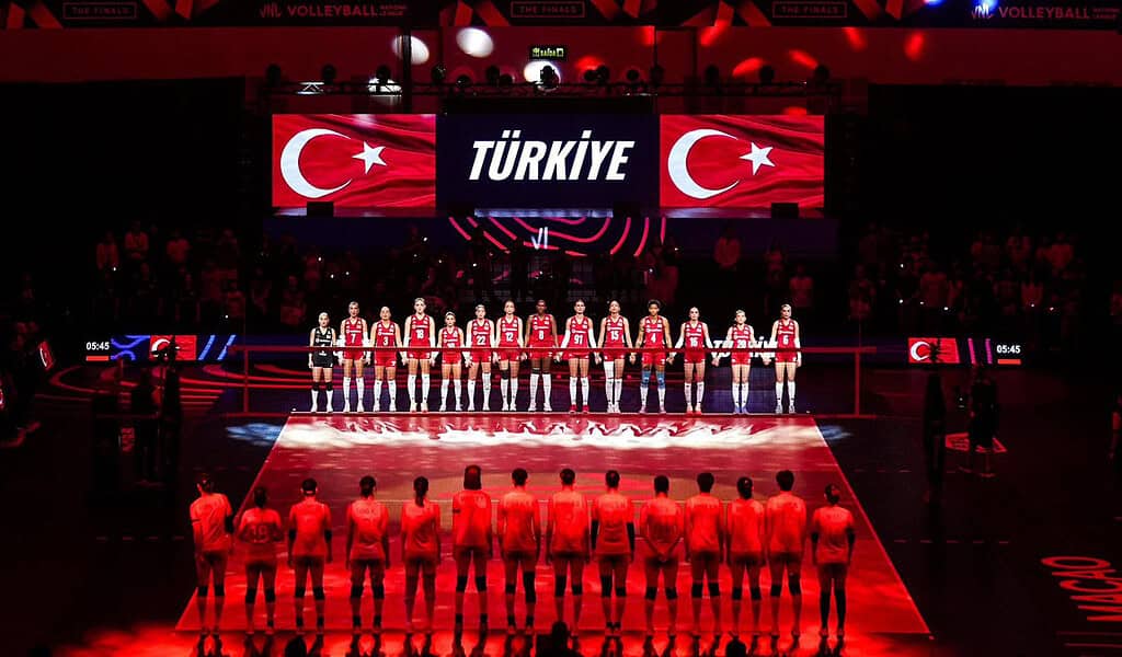 Dünyanın En Büyüğü Bir Kez Daha Türkiye! Filenin Sultanları Brezilya Karşısında Tarih Yazdı: Türkiye 3 - Brezilya 1