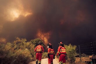 Fransa ve İspanya'da Yangınlar 330 Bin Kişiyi Evinden Etti