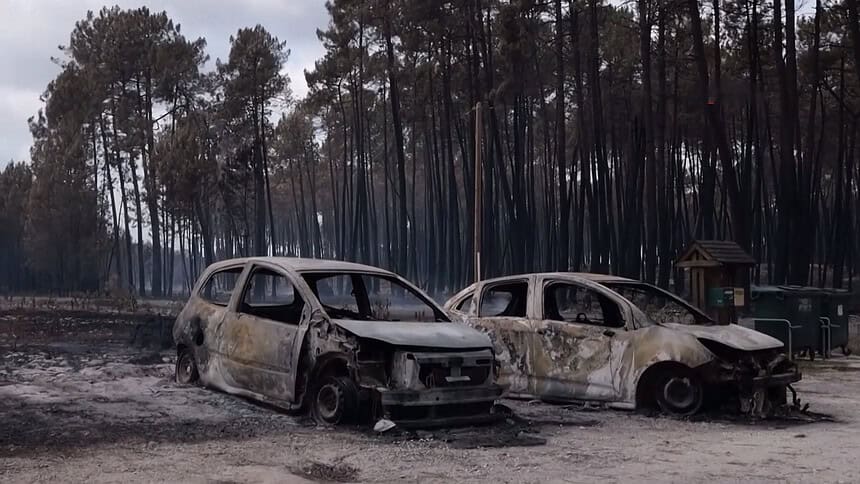 Fransa'da Yangın Paris'in 4 Katı Büyüklüğünde Bir Alanı Kül Etti: 240 Ev Kullanılamıyor